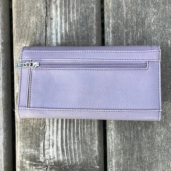 Guess Wallet - Picture 9 of 11